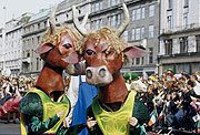  Die Kühe sind los - 21. St. Patrick’s Day Munich 2016 Kerrygold begleitet den Umzug mit Fans und Mitarbeitern in Kuhkostümen. ©Foto: Ireland’s Content Pool/Kerrygold